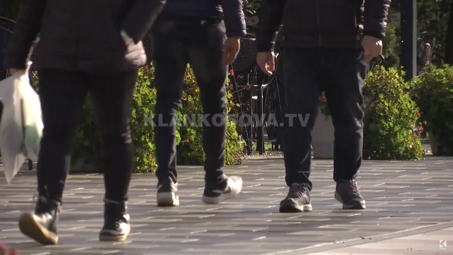 Prangoset i riu në Viti, kreu marrëdhënie seksuale me një 15-vjeçare (VIDEO)