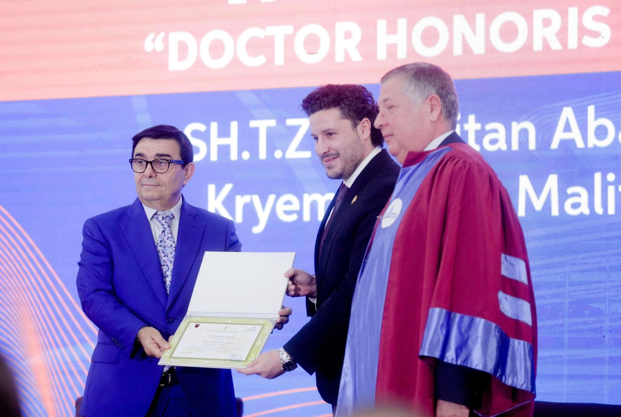 Abazoviq nderohet me titullin “Honoris Causa” në Tiranë