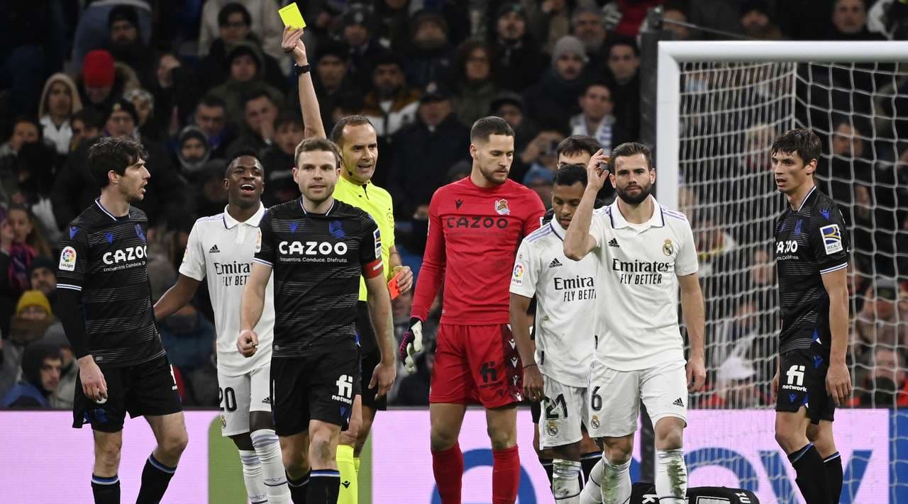 Reali ndalet në barazim, përfiton Barcelona
