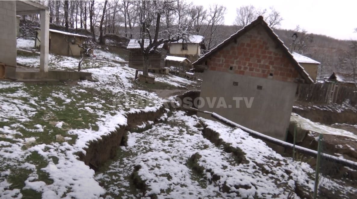 Lëkundet shtëpia në Rashan të Mitrovicës, largohen 11 banorë (VIDEO)