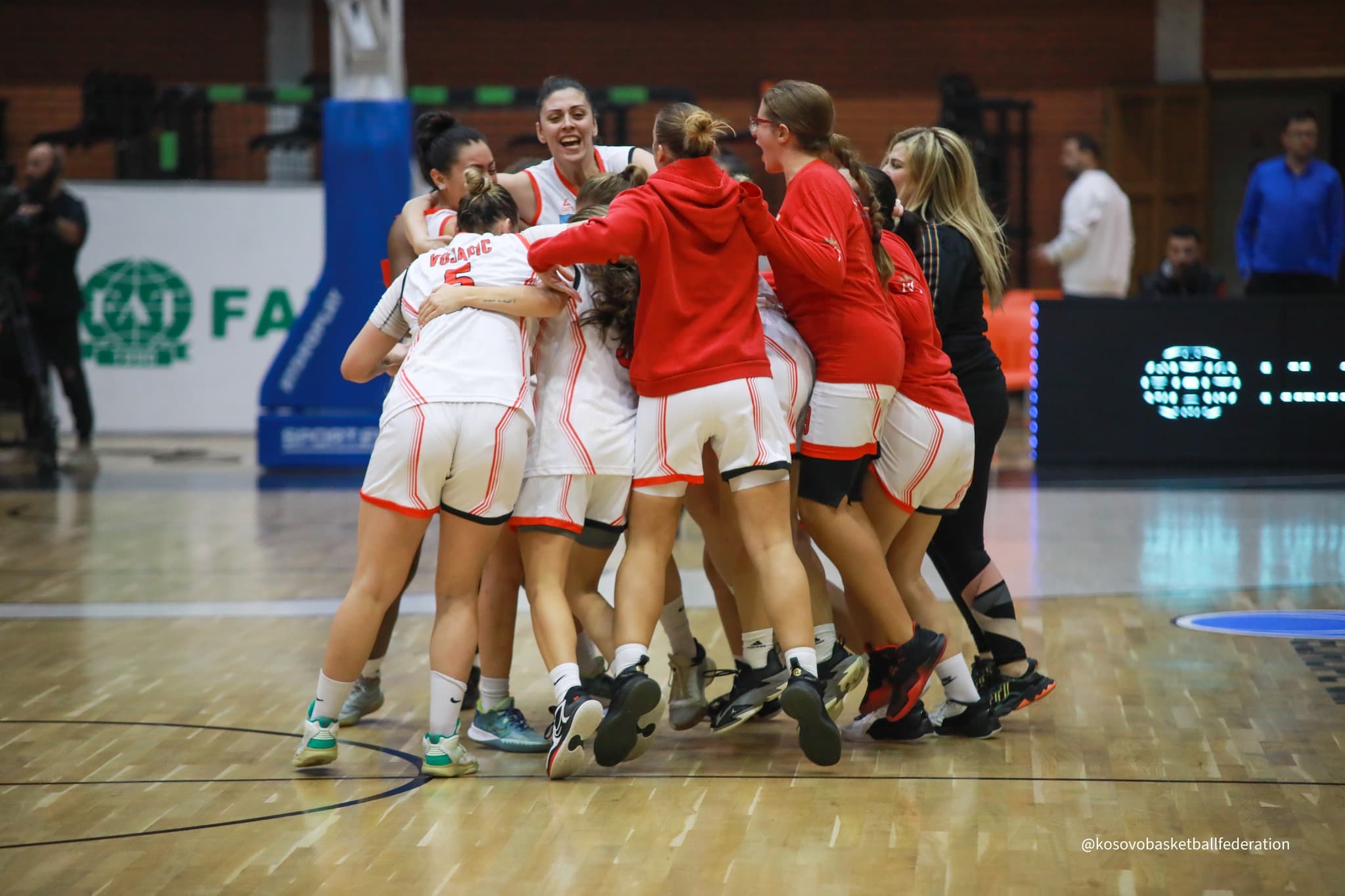 Kampionet e Shqipërisë mundin kampionet e Kosovës