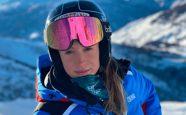 Skiatorja Laura Colturi ia fiton medaljen e artë Shqipërisë