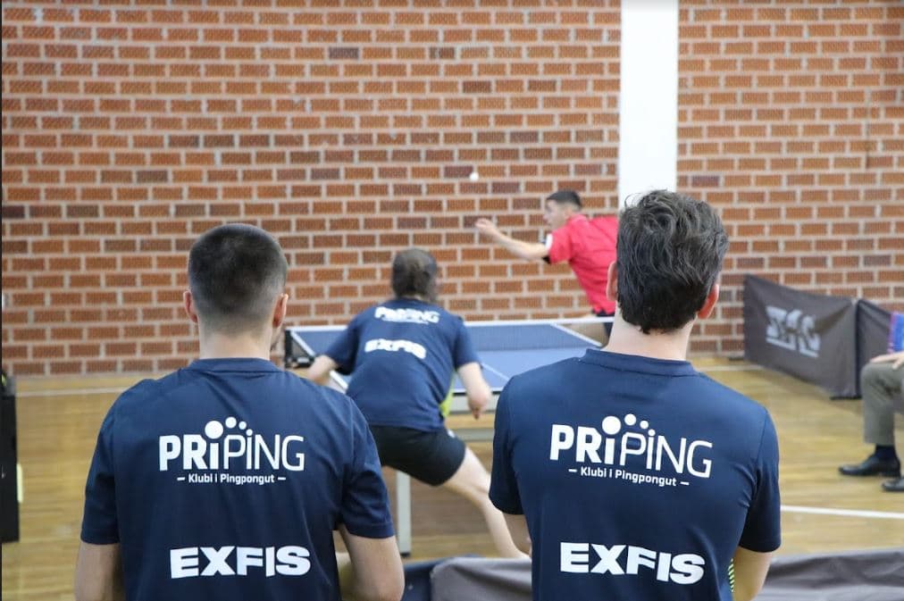Priping merr pjesë në turneun e pingpongut Corona Cup në Londër