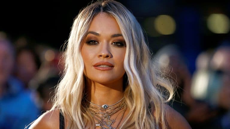 Rikthehet Rita Ora, po vjen kënga e re (VIDEO)