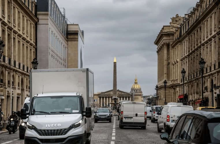 Në kërkim të karburanteve më të lira, francezët po blejnë masivisht etanol