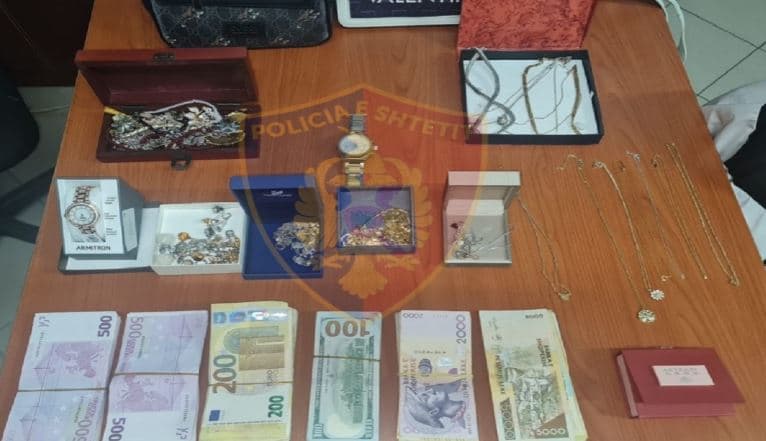 Pastruesja vodhi 120 mijë euro me të birin në shtëpinë që po e mirëmbante në Tiranë