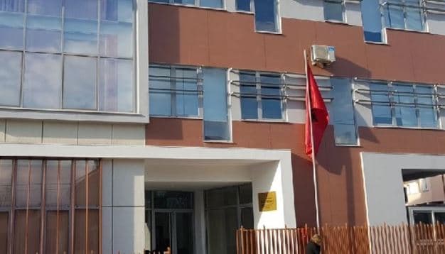 Përplasi për vdekje 20-vjeçarin, lihet në burg Konsulli i Nderit i Bullgarisë në Shqipëri