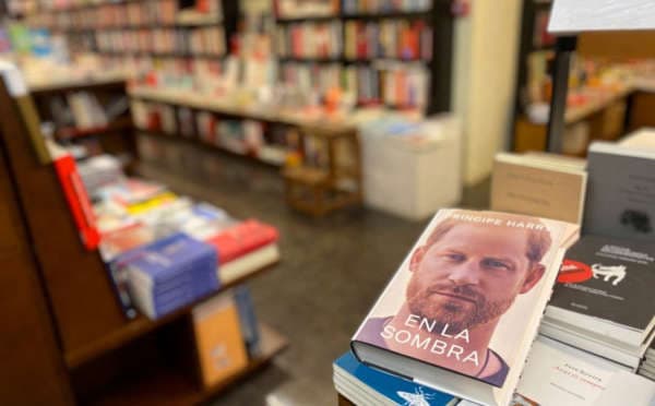 Spanjë: Libri i Princit Harry u shit në tërësi përpara lansimit zyrtar