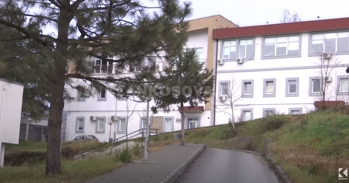 Mungesa e ujit, s'ka operime në Spitalin Rajonal të Mitrovicës (VIDEO)