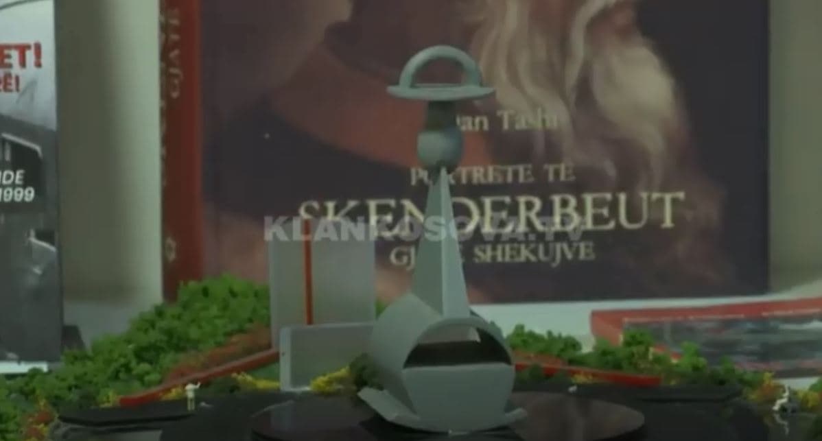 Fëmijët e vrarë në luftë - Lule për pavarësi po, obelisk jo (VIDEO)