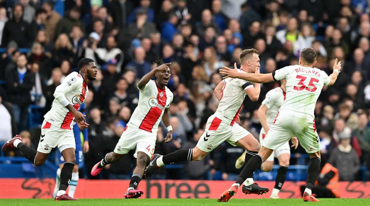 Chelsea pas tri barazimeve rresht, pëson humbje nga vendi i fundit në Premier League