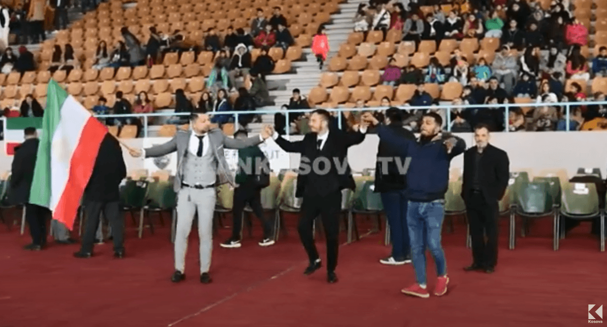 Artisti ashkali ankohet se iu bë padrejtësi në përzgjedhjen e pjesëmarrësve për programin festiv (VIDEO)