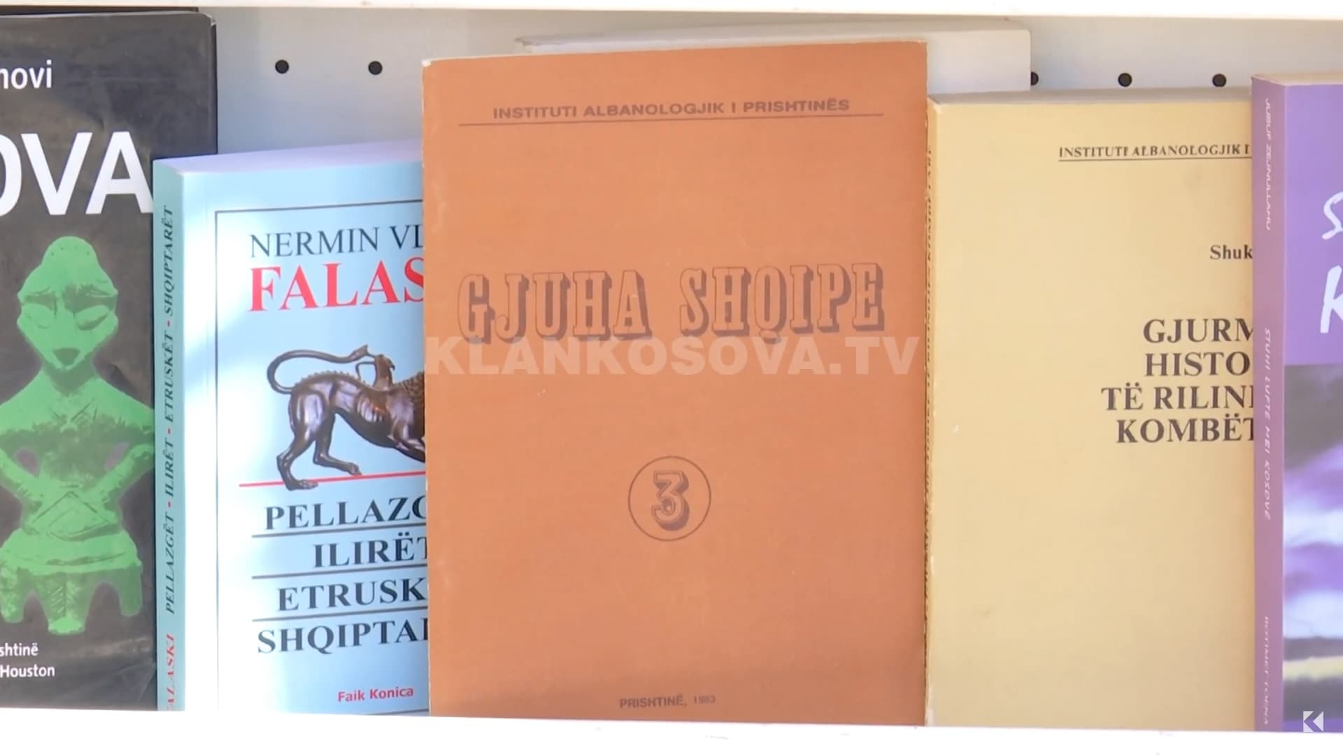 Librat e moçëm, më shqip se të sotmit (VIDEO)
