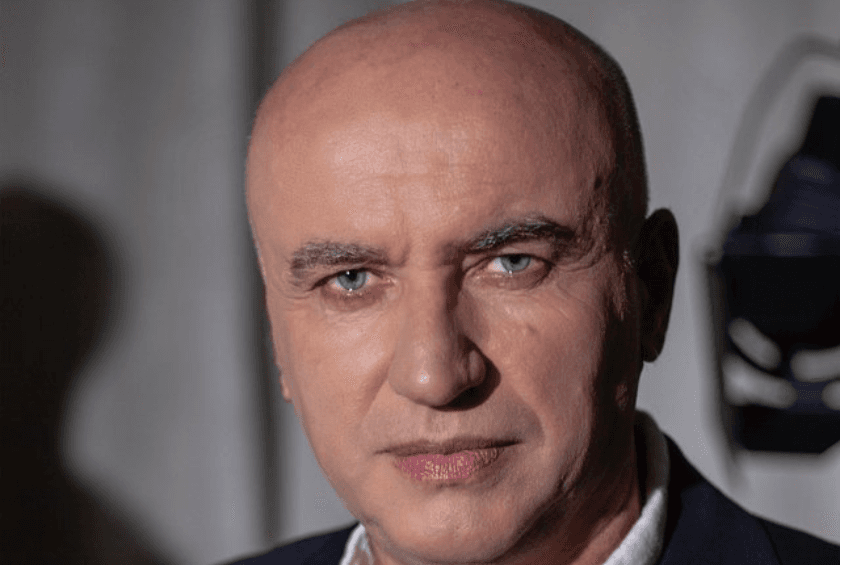 Përse Albin Kurti ka nevojë për një fabul armiqësie me shtypin?