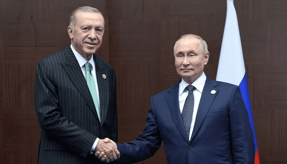 Turqia po bllokon zgjerimin e NATO-s. Kjo është mirë për Putinin