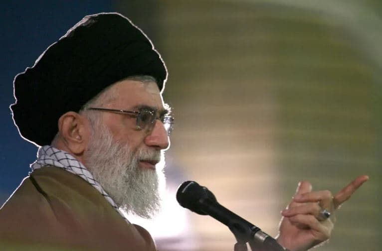 Lideri suprem i Iranit: Regjimi i Izraelit do të ndëshkohet (VIDEO)