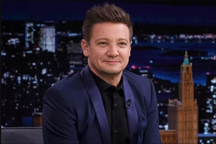 Aktori Jeremy Renner pritet të bëjë paraqitjen e parë publike pas aksidentit që ia theu 30 kocka
