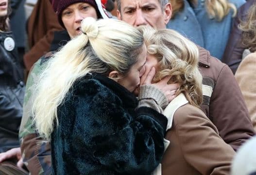 Lady Gaga e puth një grua në xhirimet e “Joker”