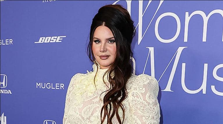Lana Del Rey e fejuar, pritet edhe të martohet