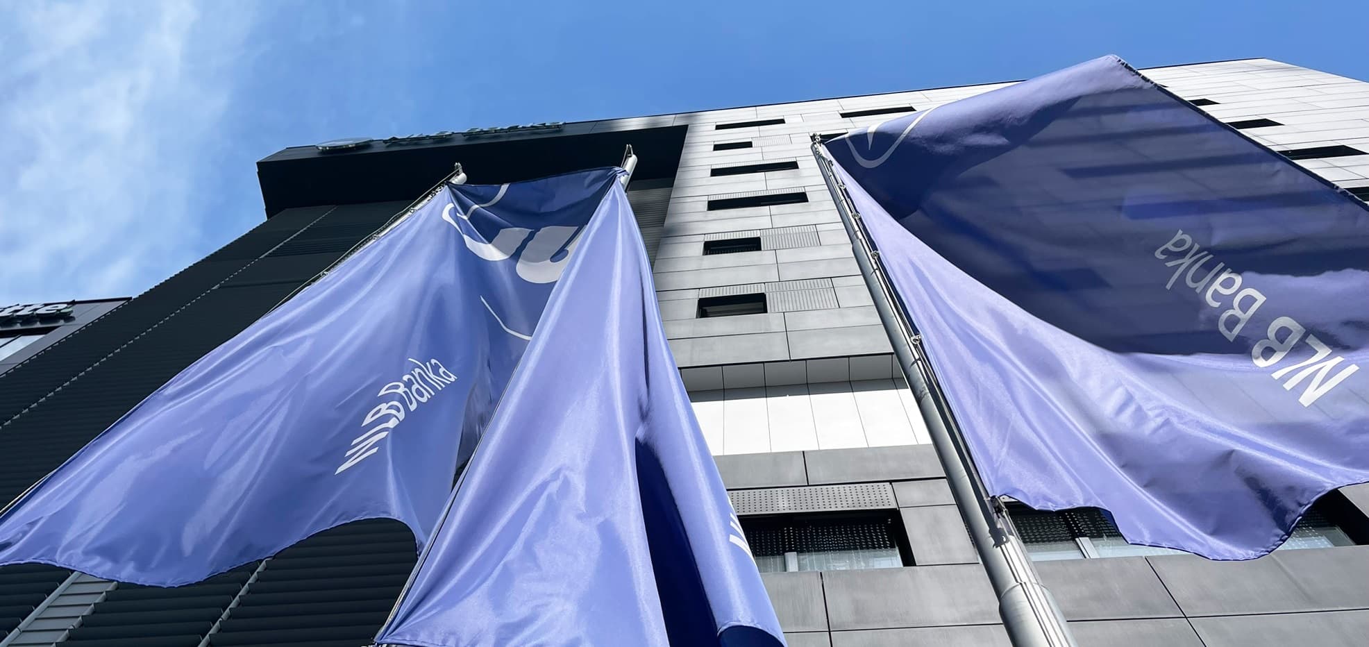 Emërohet kryetari i ri i Bordit Udhëheqës të NLB Bankës, z. Gazmend Kadriu, teksa z. Albert Lumezi i afrohet pensionimit të merituar
