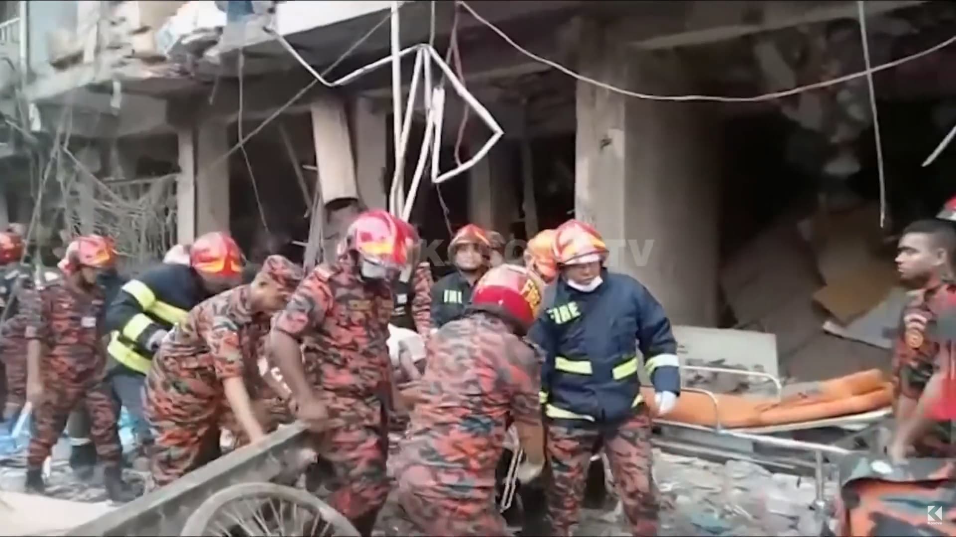 Digjet ndërtesa në Bangladesh, vdesin 14 persona (VIDEO)
