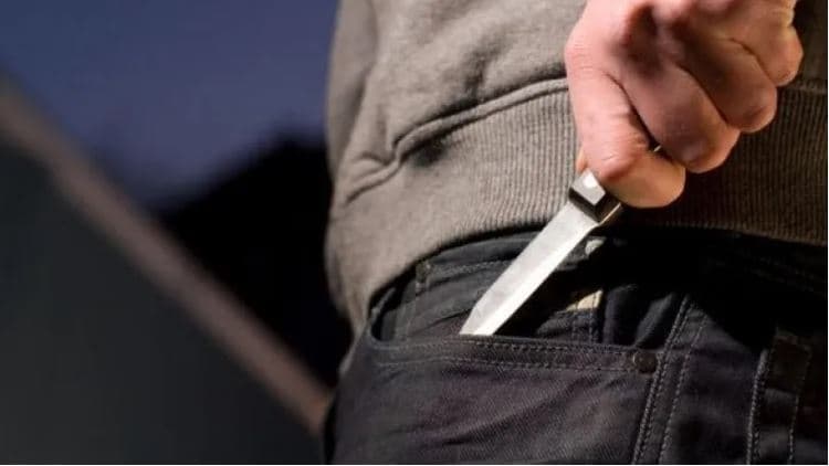 Arrestohet një person në Prishtinë për therjen e tjetrit me thikë