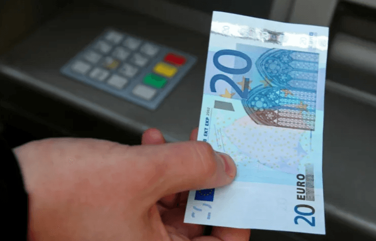Inflacioni në Eurozonë vazhdon të mbetet i lartë