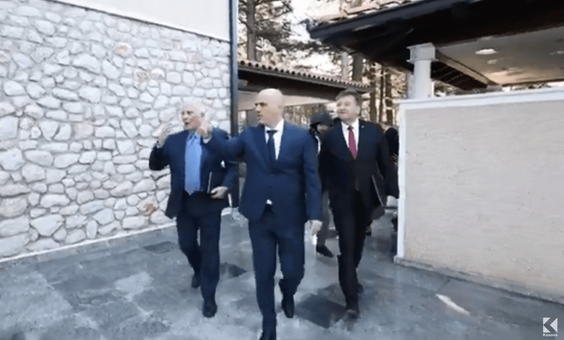 Liderët vendas në Ohër presin mysafirët nga BE-ja, Kosova dhe Serbia (VIDEO)