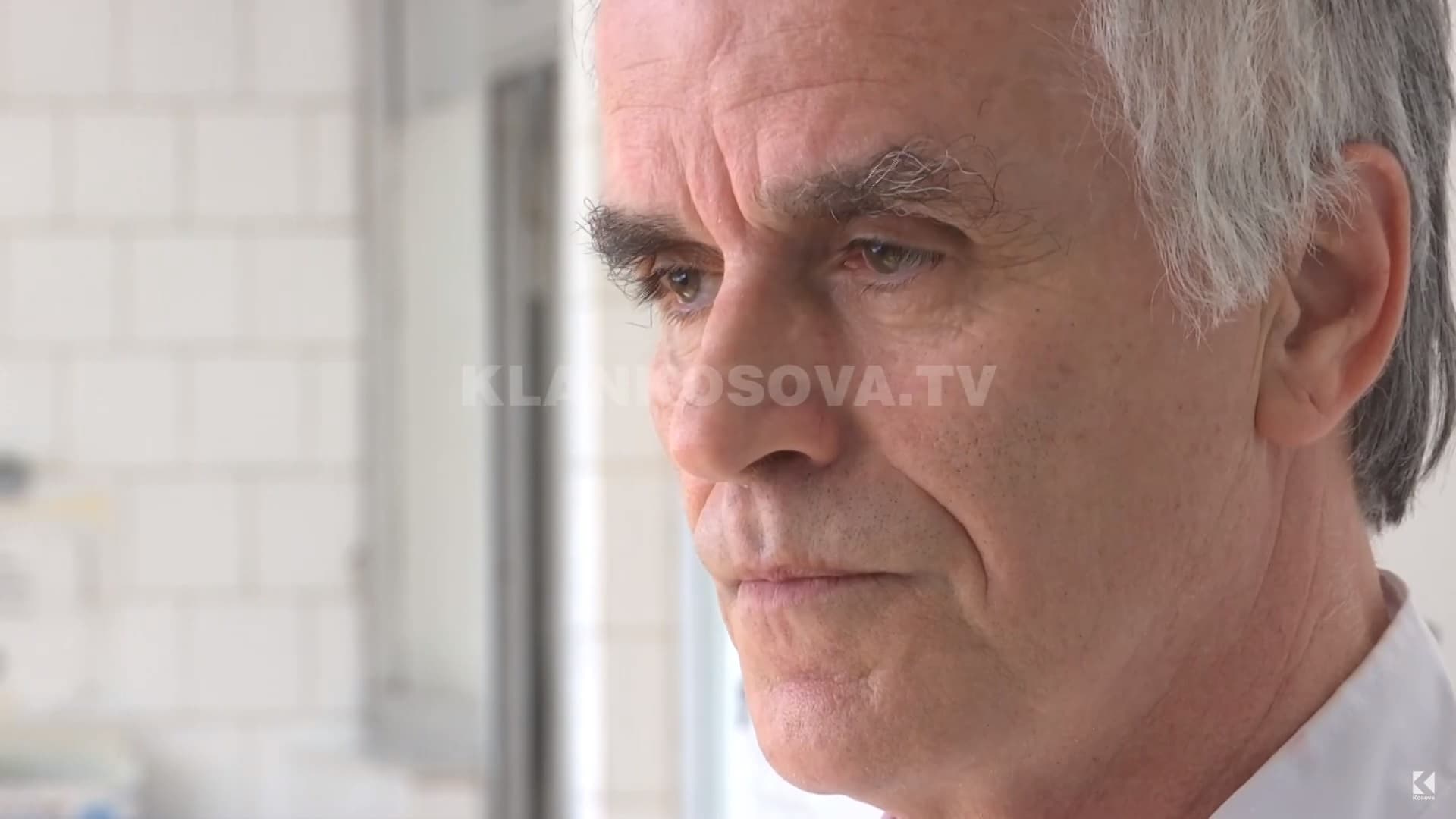 Kosovari “danez” sjell ekspertizën mjekësore në Spitalin e Pejës (VIDEO)