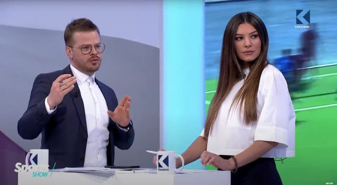 Sports Show sonte ka temë futbollin dhe boksin
