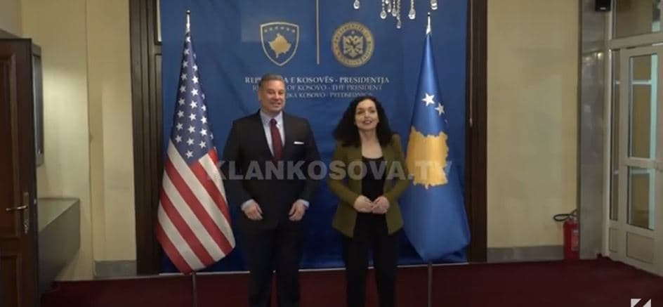 Escobar ishte Kosovë para takimit, krerët shtetërorë e duan njohjen në qendër (VIDEO)