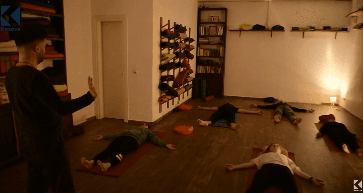 Përfitimet nga praktikimi i Yoga-s (VIDEO)