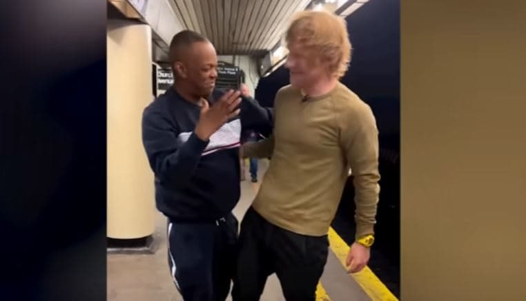 Ed Sheerani surprizon yllin e metrosë së Nju Jorkut (VIDEO)