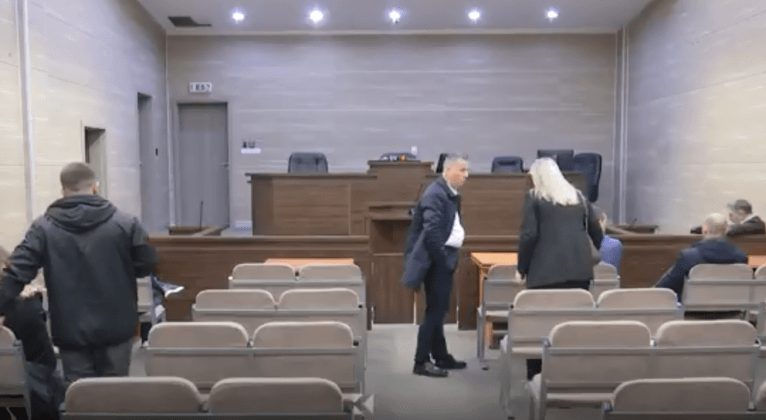 Dhurata Hoxha lirohet nga akuza