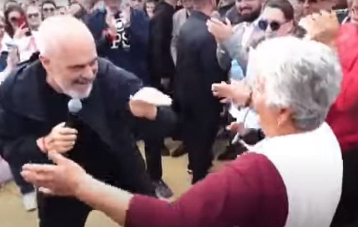 Pas operacionit, Rama nis fushatën me energji e duke kërcyer në Kamëz (VIDEO)