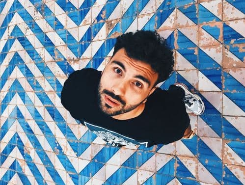 Ledri pranon një dhuratë të veçantë për ditëlindje