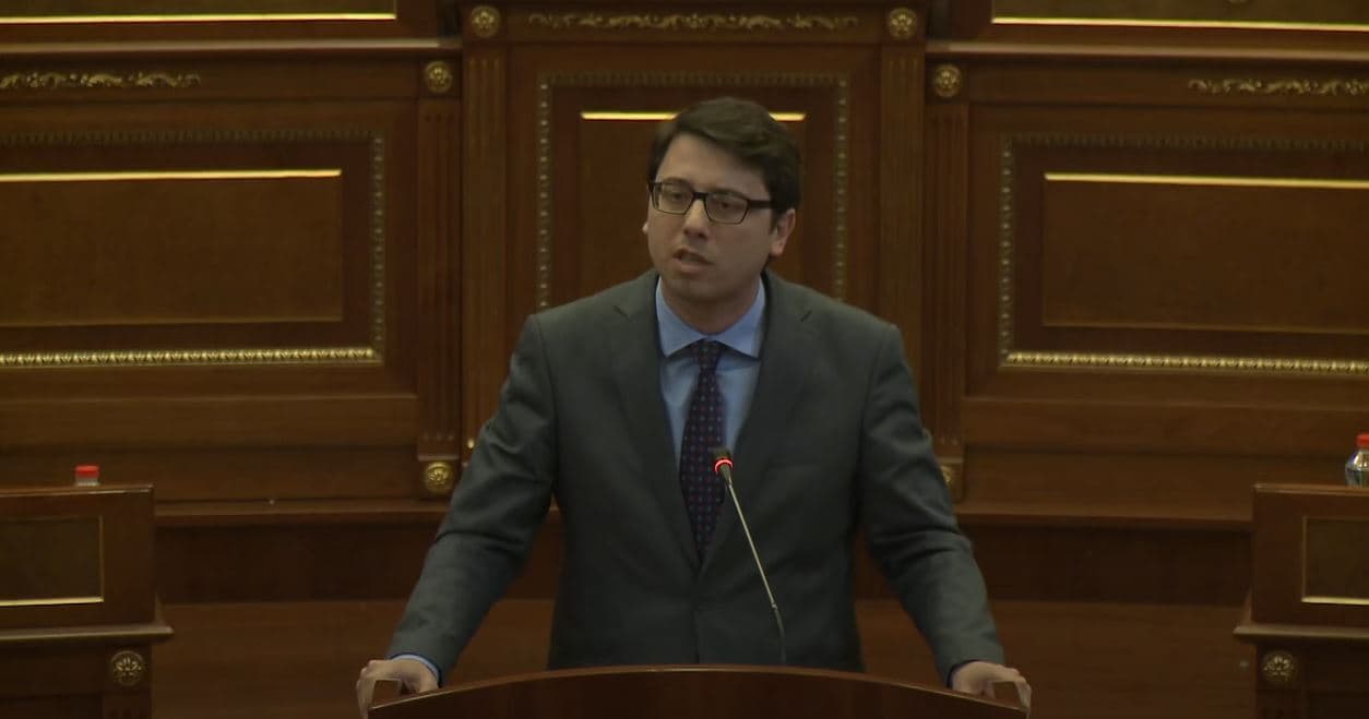 Tahiri thotë se qeveria po ua merr buxhetin komunave, Murati: Rregullohet me ligj