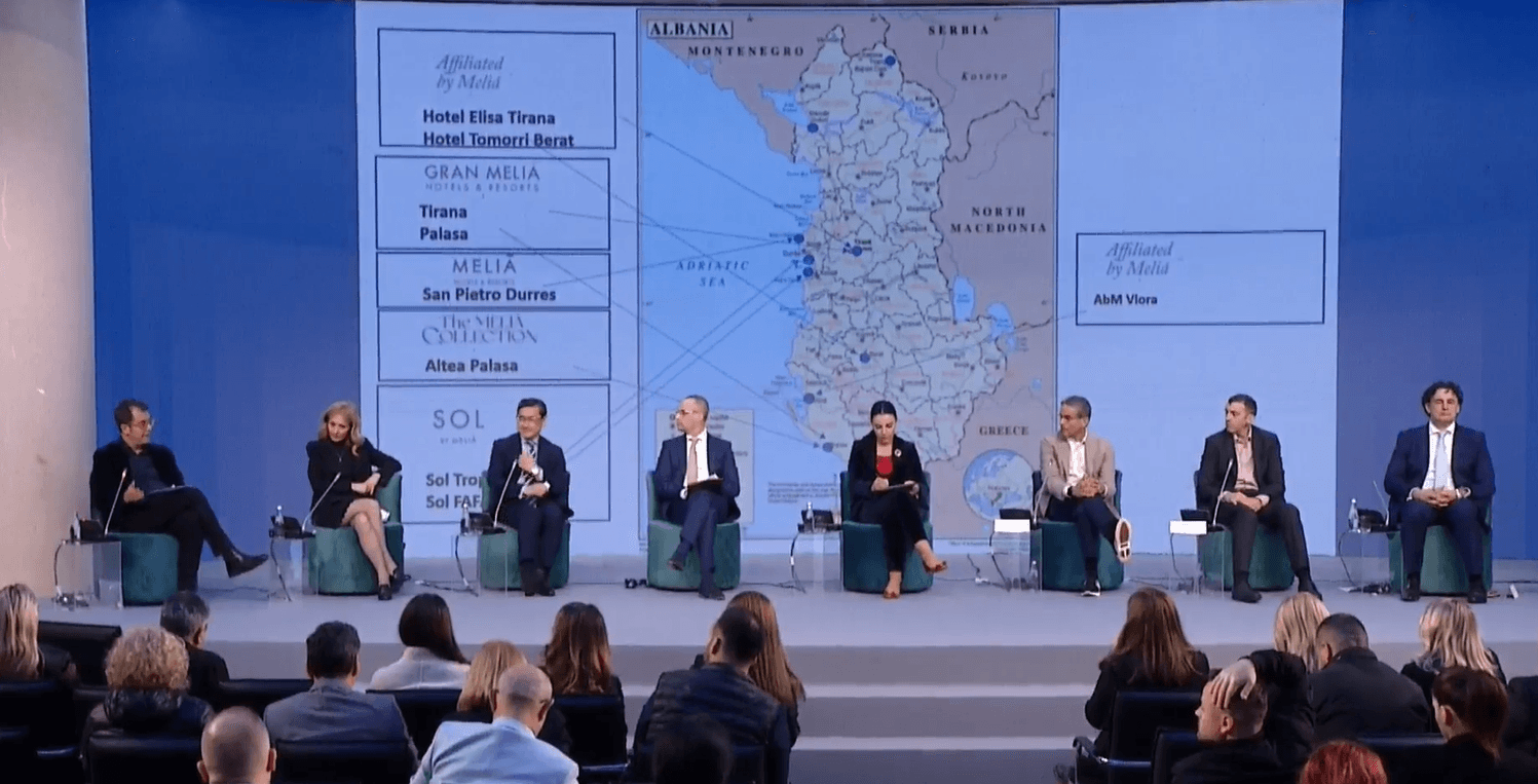 Në Konventën e Turizmit në Tiranë, Kosova paraqitet si pjesë e Serbisë (VIDEO)