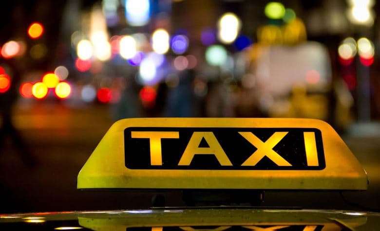 Vushtrri, sulmohet seksualisht një vajzë derisa ishte në taksi