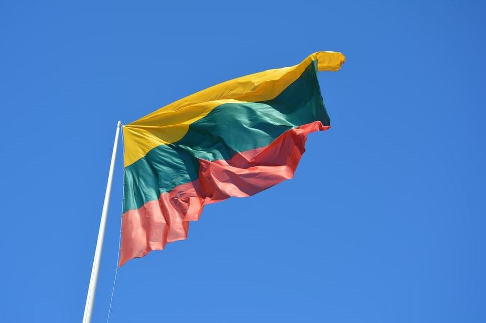 Lituania ndalon shtetasit rusë të blejnë pasuri të paluajtshme