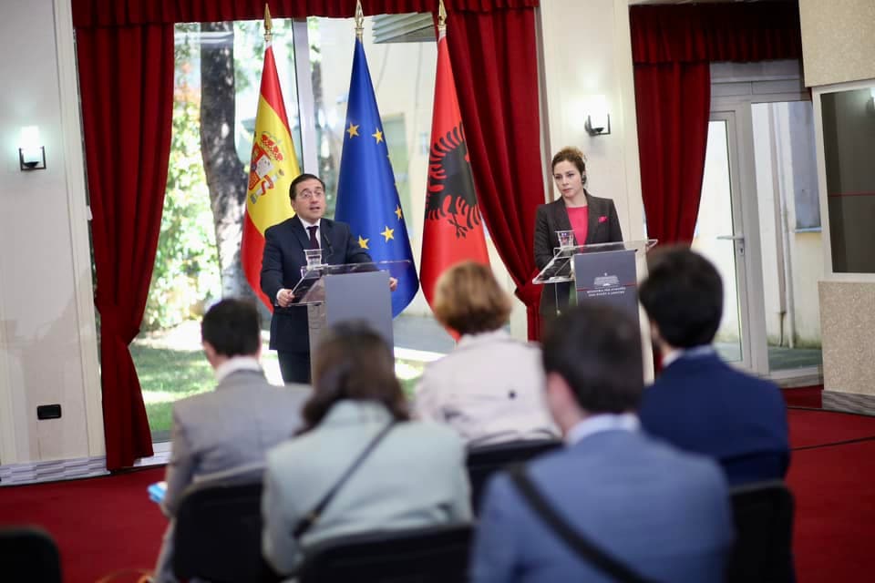 Xhaçka me homologun spanjoll: BE-ja të angazhohet që Kosova të ndërkombëtarizohet