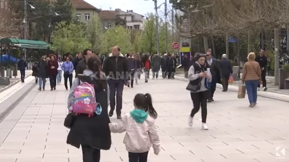 Qytetarët të kënaqur me heqje vizash, tash halli te eurot (VIDEO)