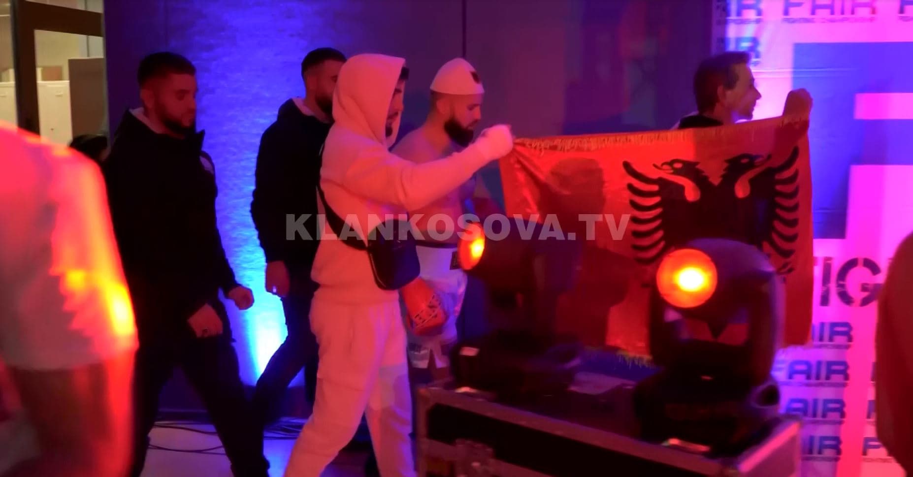 Roberto dhe Amarildo Bakaj janë gati për meçet e radhës (VIDEO)