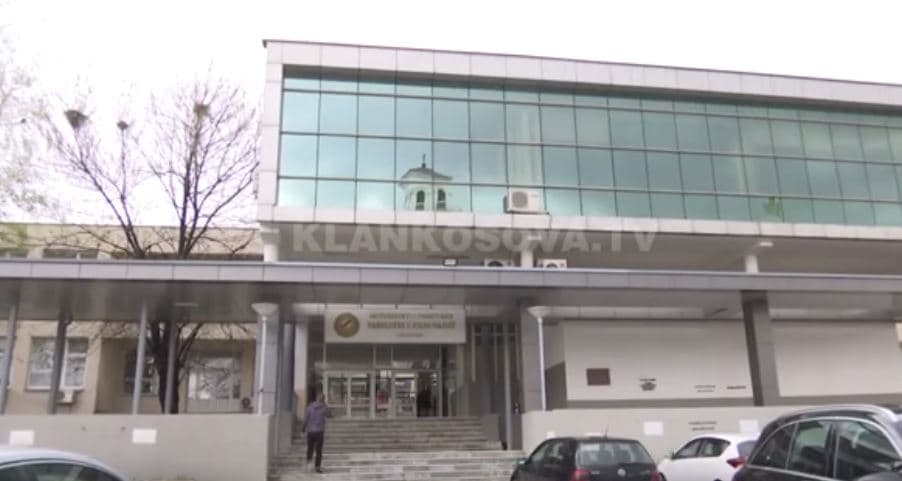 Liria e lëvizjes, studentët “çlirohen” për mësime jashtë (VIDEO)