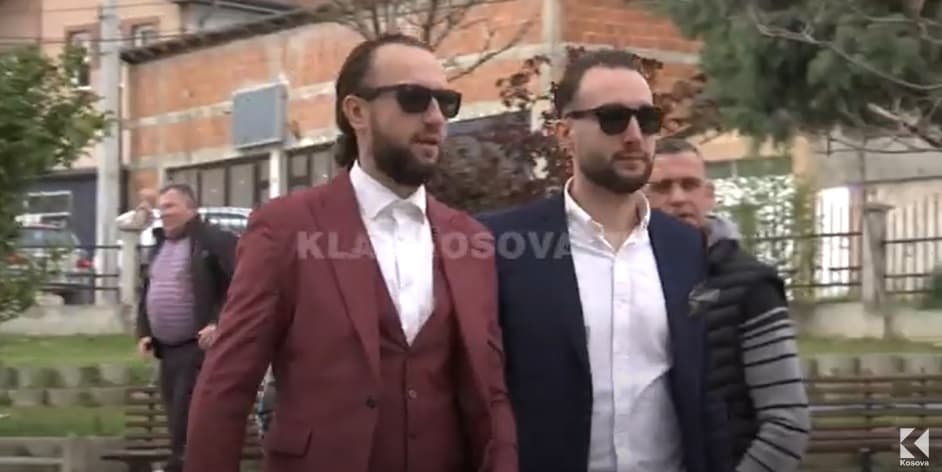 Besimtarët për Bajram i kushtuan rëndësi edhe veshjes (VIDEO)