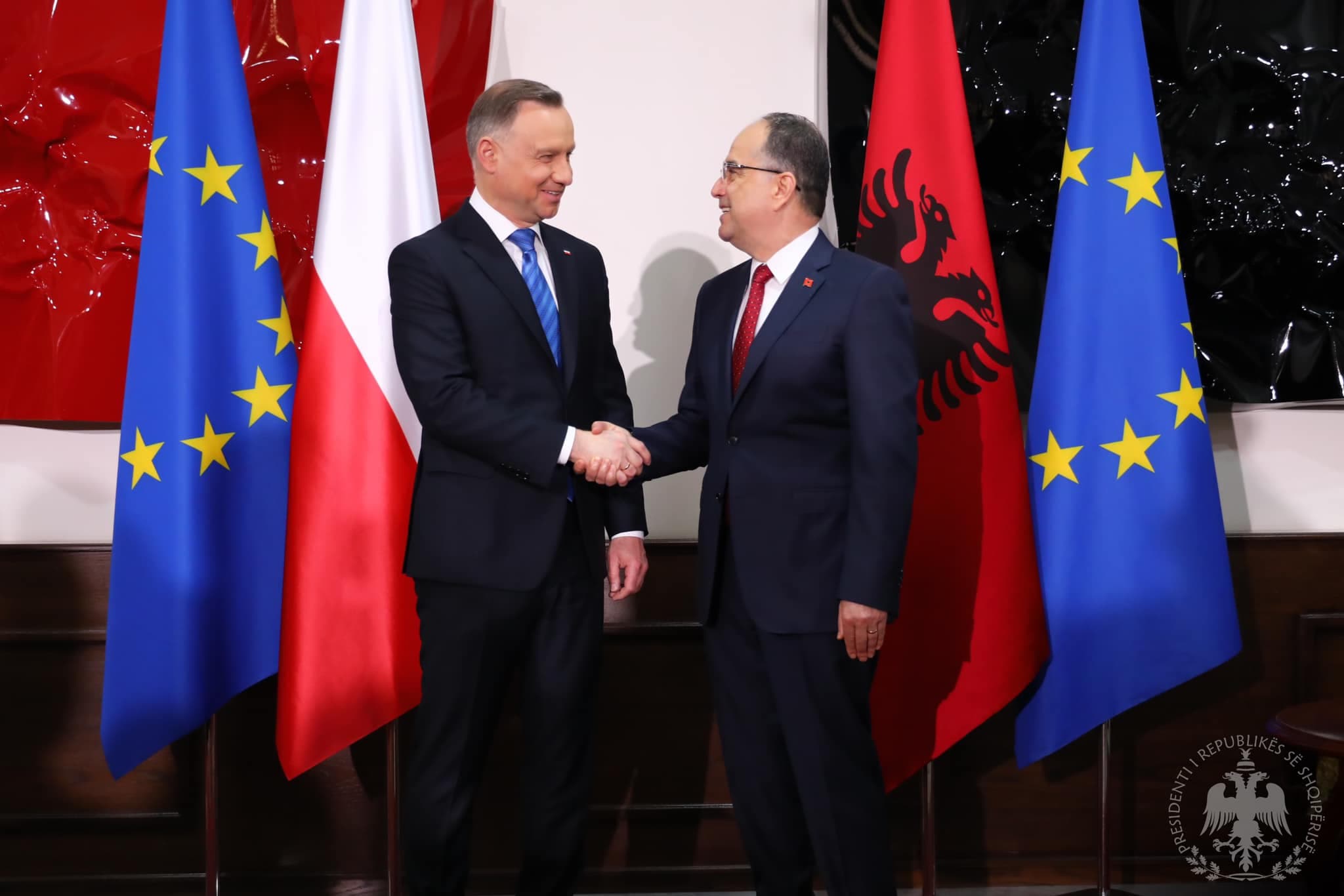 Pas 20 vjetësh, një president polak viziton Shqipërinë