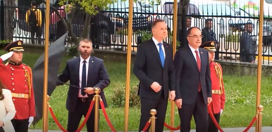 Begaj e fton Poloninë ta mbështesë Kosovën drejt NATO-s (VIDEO)
