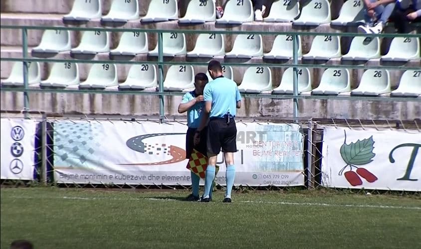 Gjyqtari Mervan Bejtullahu e ndihmon kolegun (VIDEO)