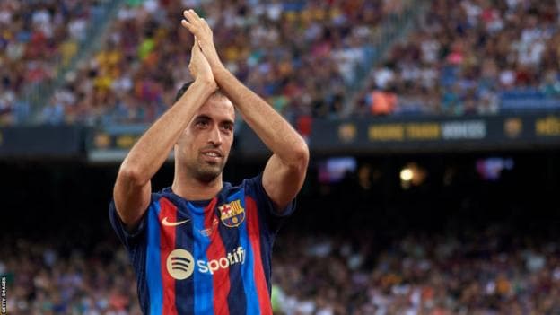 Të gjitha prekjet e topit të Busquets te Barcelona (FOTO)