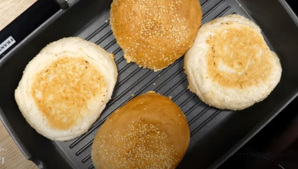 Receta e Anës: Hamburger me mish pule (VIDEO)